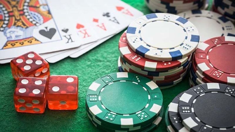 xi to 4 Bet thủ cần nắm bắt thứ tự xếp hạng bài trong game xì tố